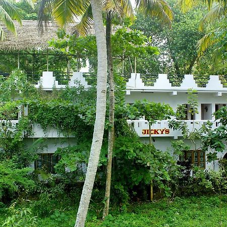 Hotel Jickys Nest Varkala Zimmer foto